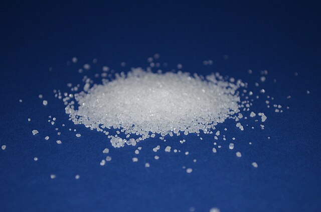 Відчистить майже усе! 10 способів використовувати лимонну кислоту у прибиранні